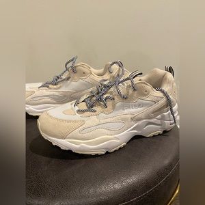 - Fila Ray Tracer. Size 9. Worn maybe 2 times. Practically new